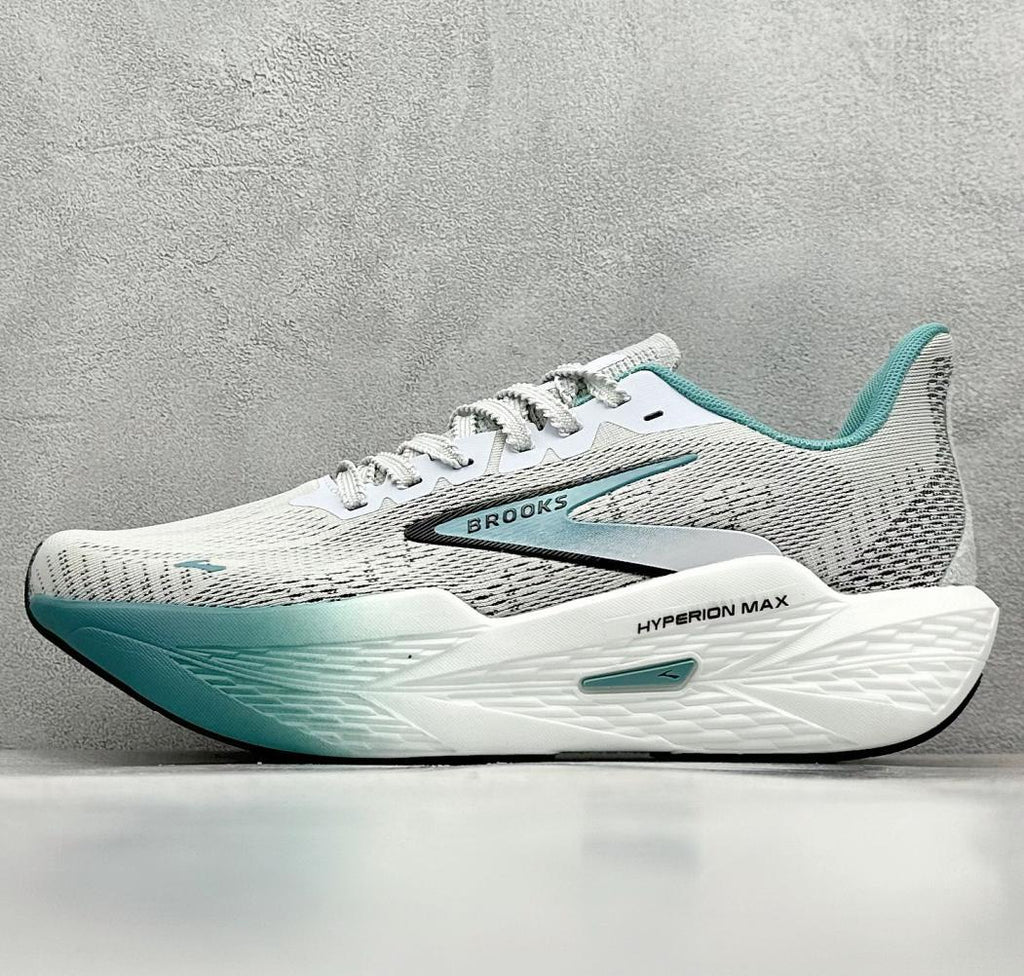 Brooks Hyperion Max Sneakers for Running - product image from the listing.