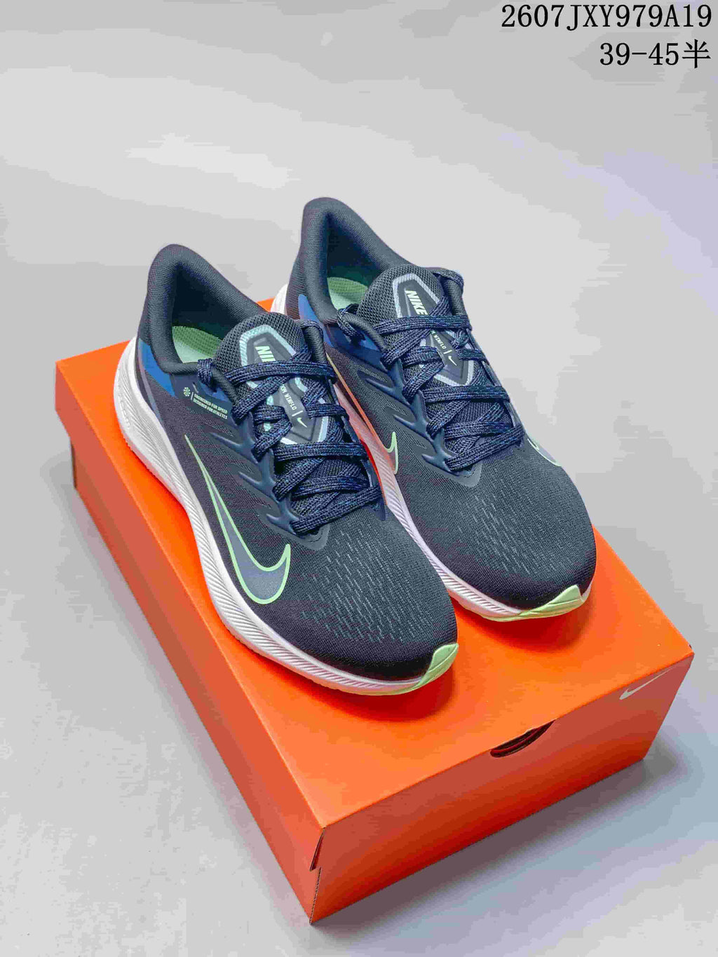Men's Nike Zoom Winflo 7 Running Sneakers Navy Green 07JXY979A19 - product image from the listing.