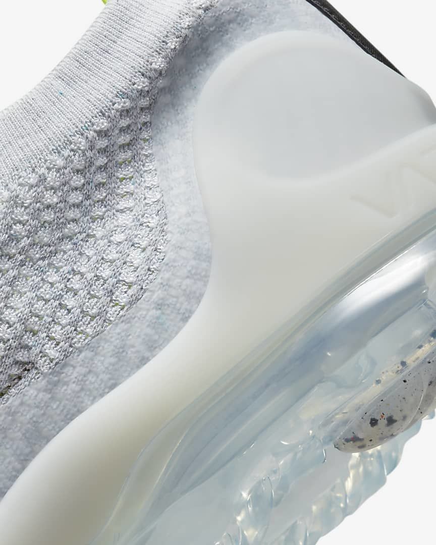 Nike Air VaporMax 2021 FK Trainers DH4085-001 - product image from the listing.