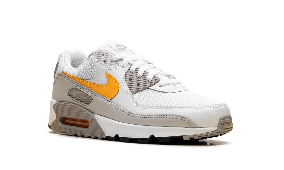 "White Laser Orange" Air Max 90 DM0029 119 - product image from the listing.
