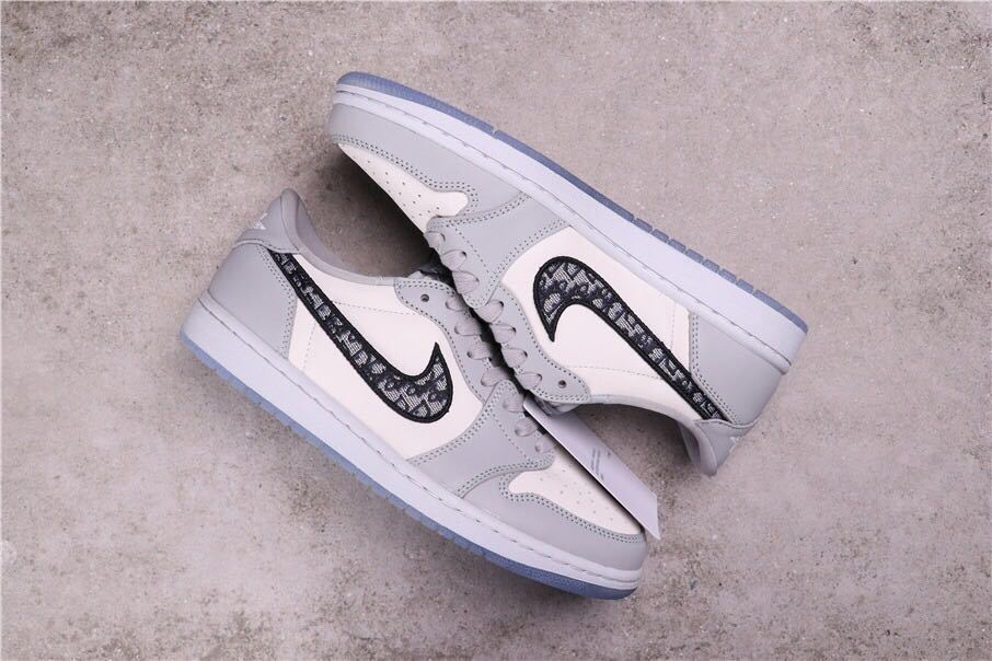 Jordan Dior x Air Jordan 1 Low in Grey White Black CN8608-002 - product image from the listing.