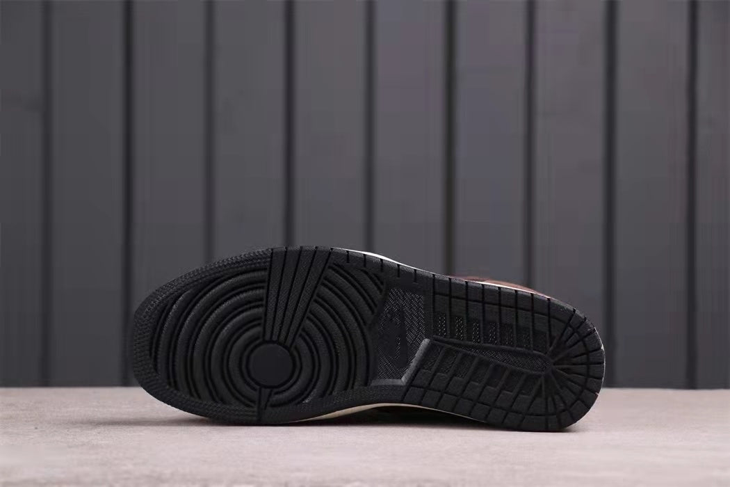 Air Jordan 1 Mid Brown Black DC7294-200 - product image from the listing.