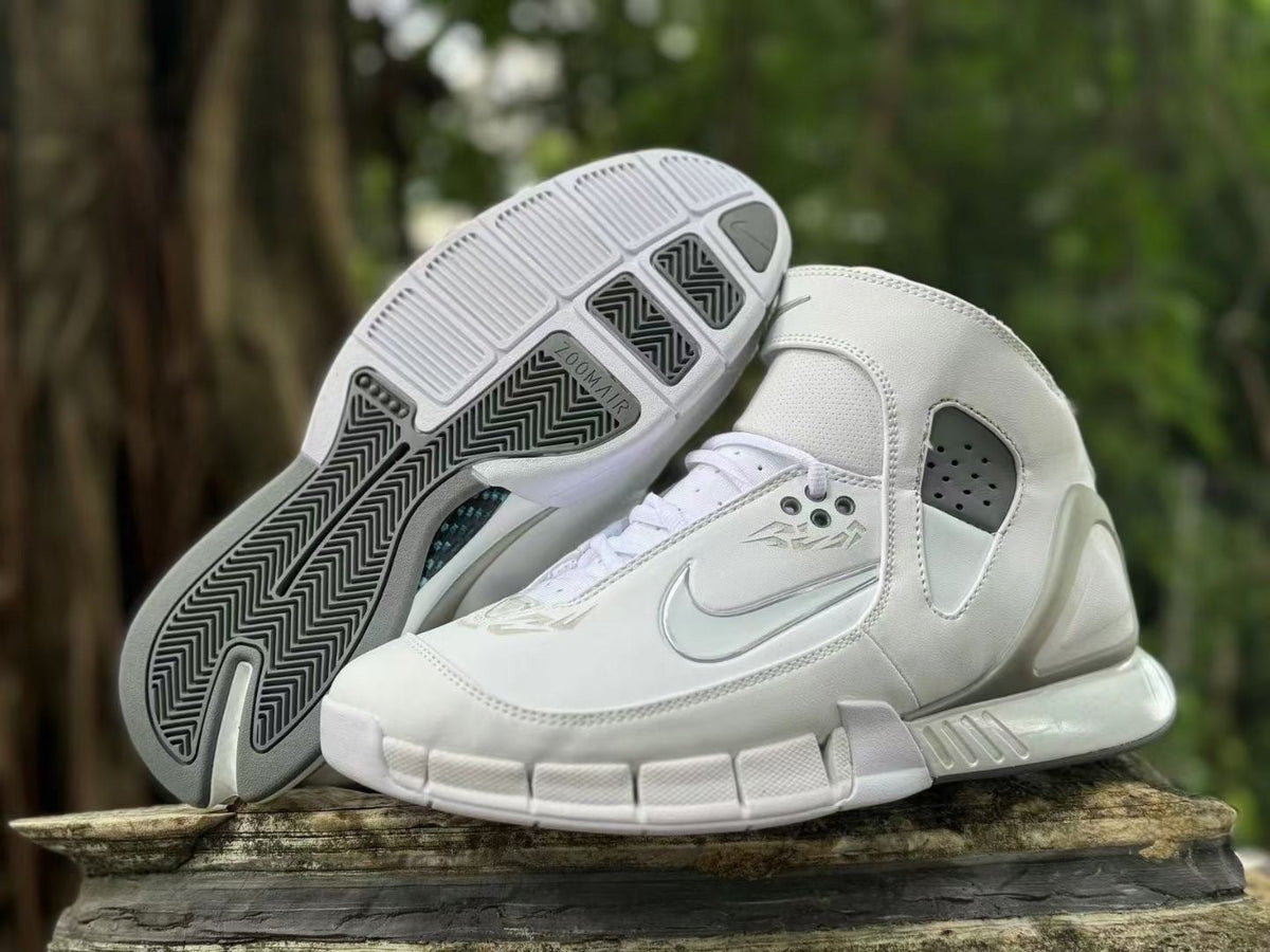 Nike Zoom Huarache 2K5 High-Top Sneakers in White - product image from the listing.