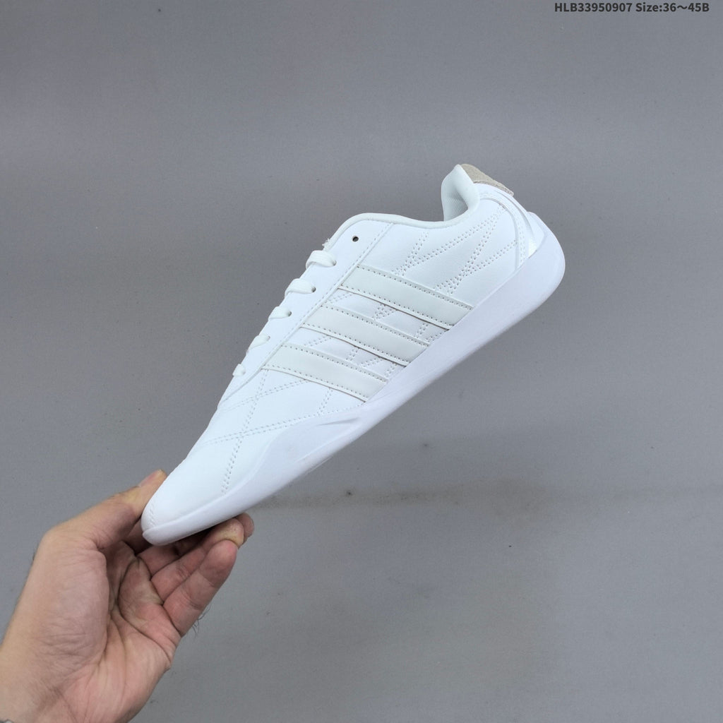 Adidas Originals Adiracer Low-Top Sneakers in White HQ9161 - product image from the listing.
