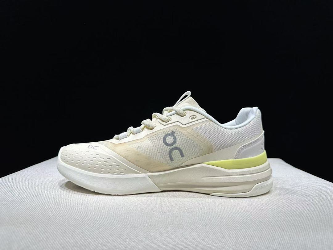 On The Roger Advantage Pro Tennis Sneakers in Cream - product image from the listing.