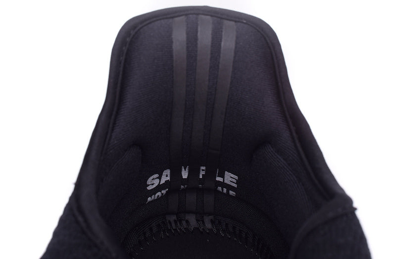 Yeezy 350 V2 Low-Top Sneakers in Black Knit - product image from the listing.