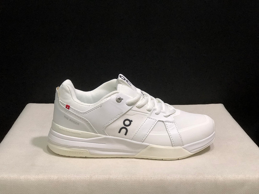 On The Roger Clubhouse Pro Sneakers in White - product image from the listing.