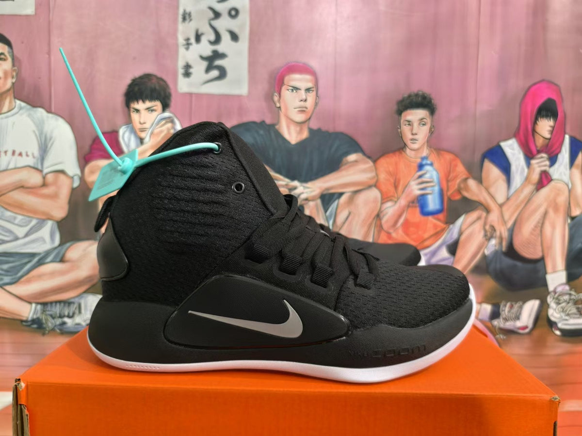 Nike Hyperdunk Basketball Shoes in Black Silver - product image from the listing.