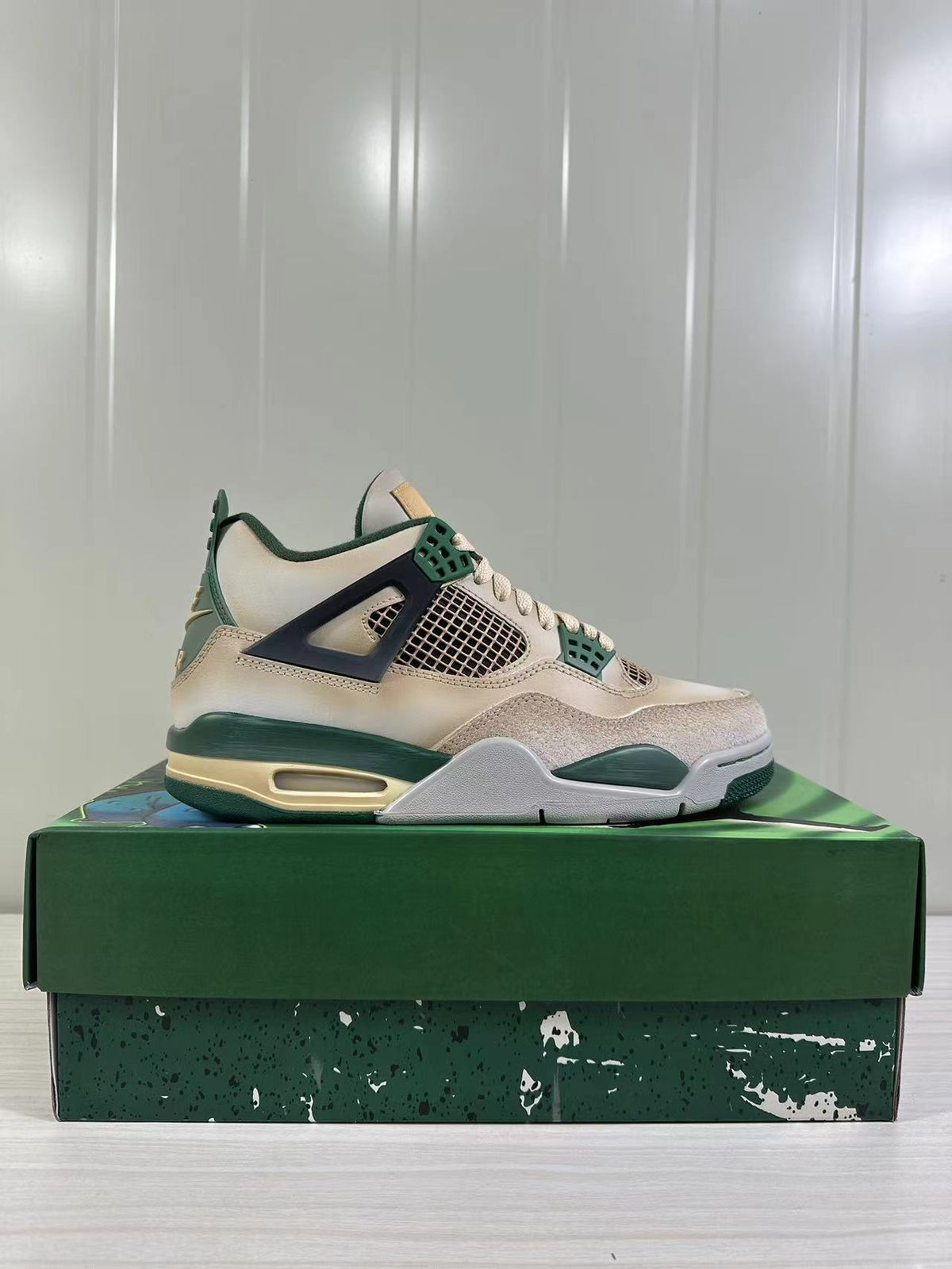 Air Jordan 4 Retro Off-White Green DC7770-106 - product image from the listing.