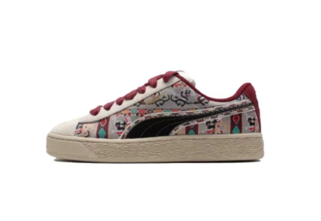 Multicolor Graphic Low-Cut Casual Sneakers - product image from the listing.