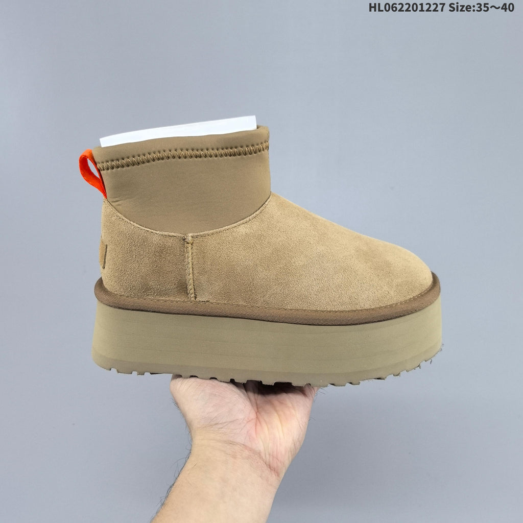 Women's UGG Classic Mini Platform Boot - product image from the listing.