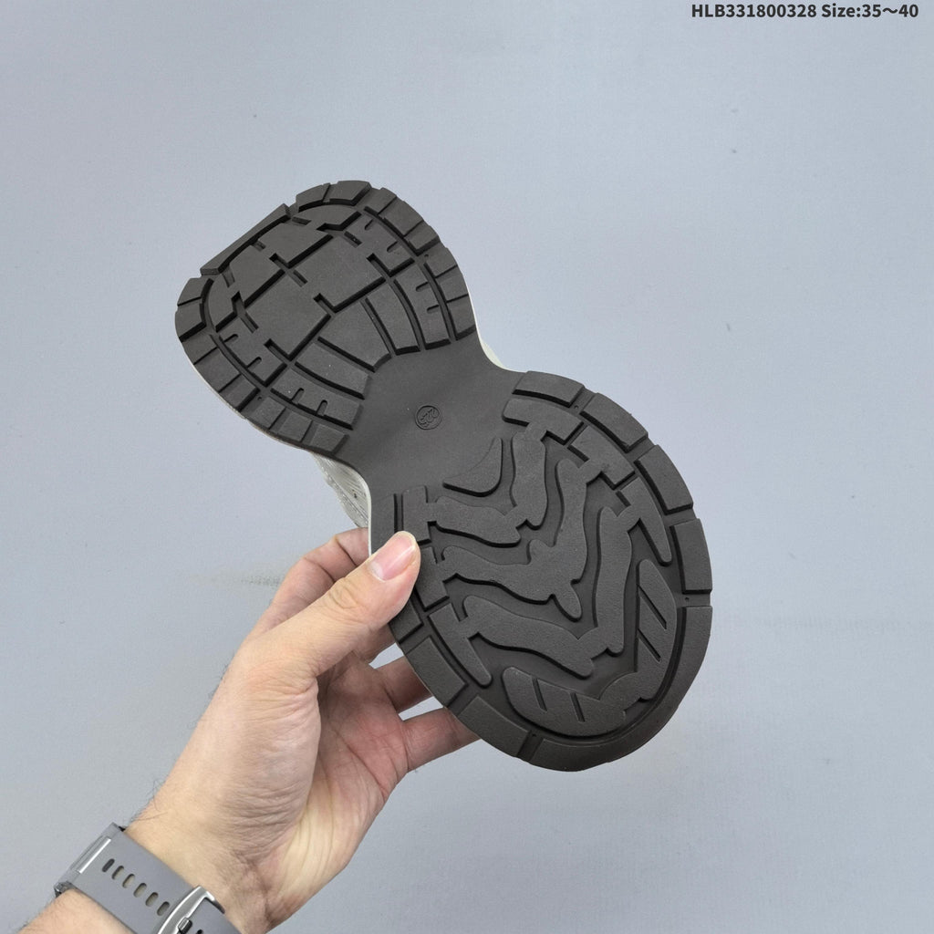 Women's GGCC G26U8612 Retro Chunky Sneakers, Gray and Yellow - product image from the listing.
