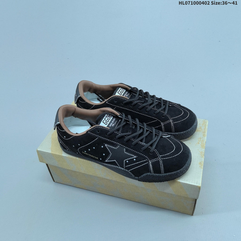 Golden Goose Superstar Star Trainers HL071000402 - product image from the listing.