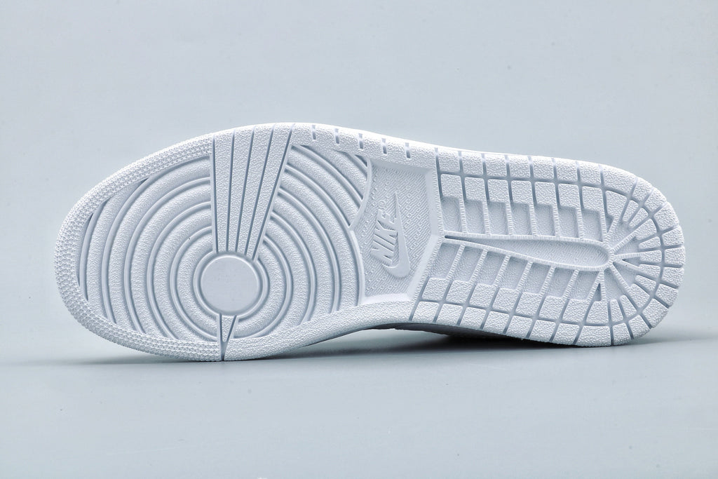 Jordan 1 Low Sneakers in White 11136 - product image from the listing.