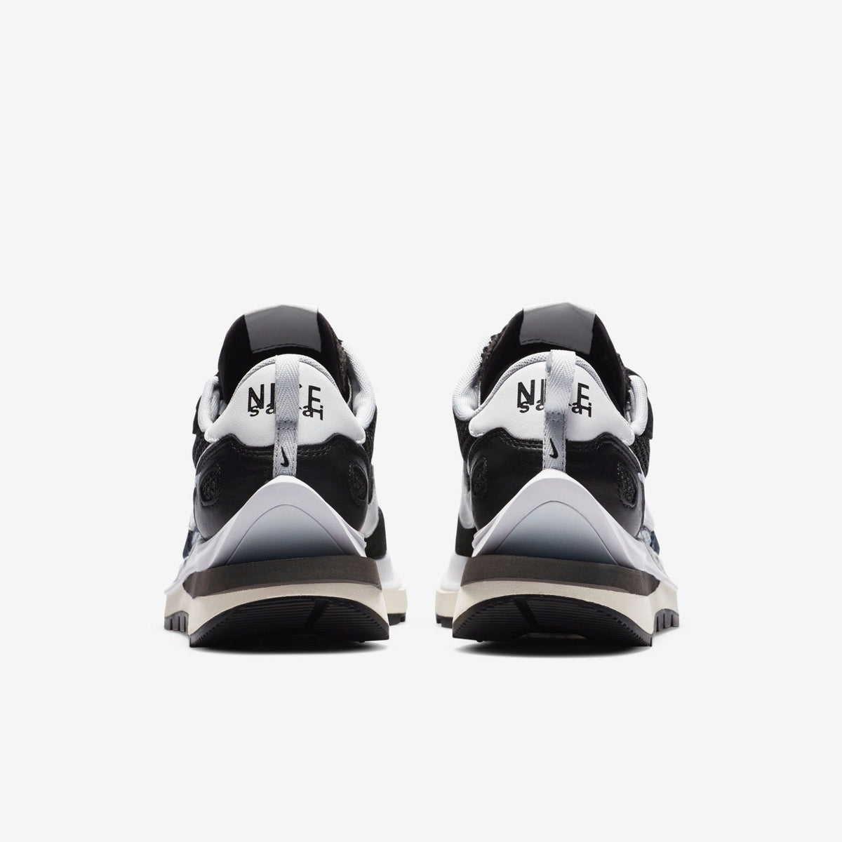 Nike sacai VaporWaffle CV1363-001 Sneakers in Black White - product image from the listing.