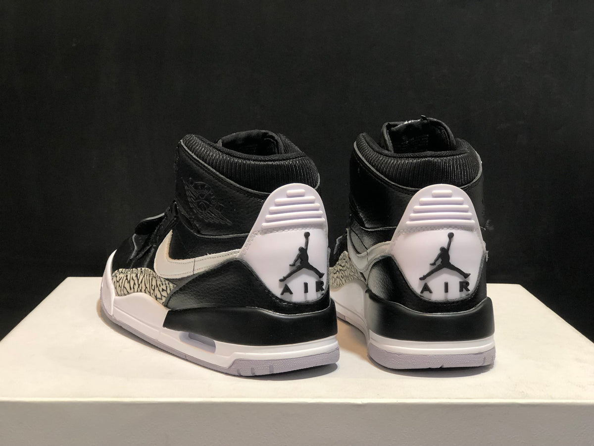 Air Jordan Legacy 312 Black/White Sneakers AV3922-001 - product image from the listing.