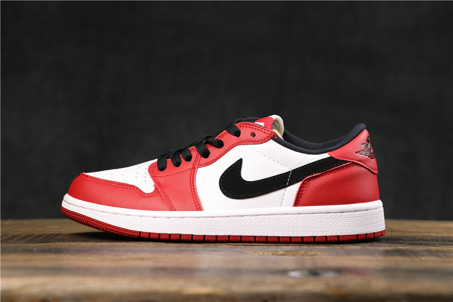 Chicago High Sneakers - Nike Air Jordan 1 - product image from the listing.