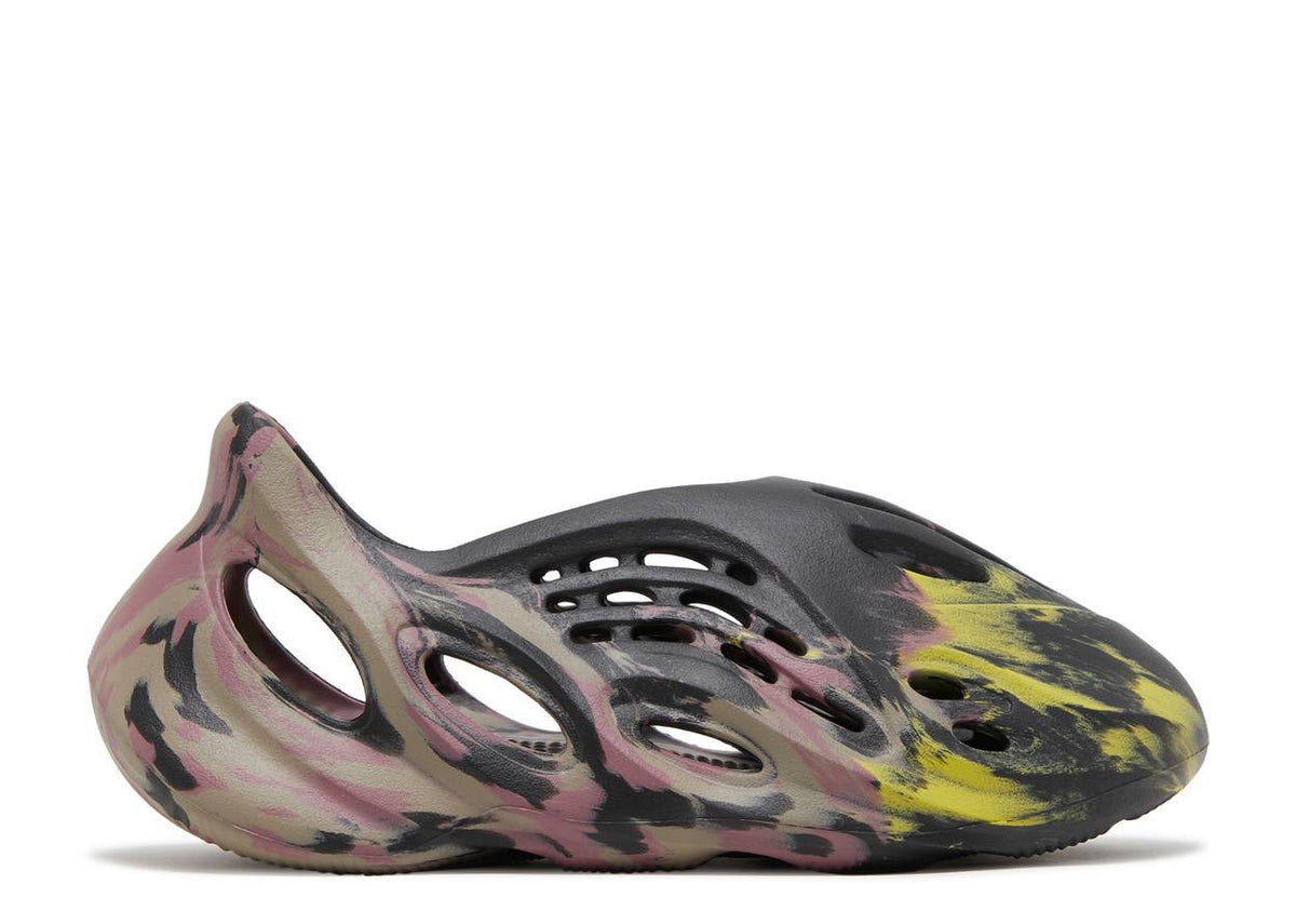 MX Carbon Yeezy Foam RNNR - product photo shown in the listing for this item.
