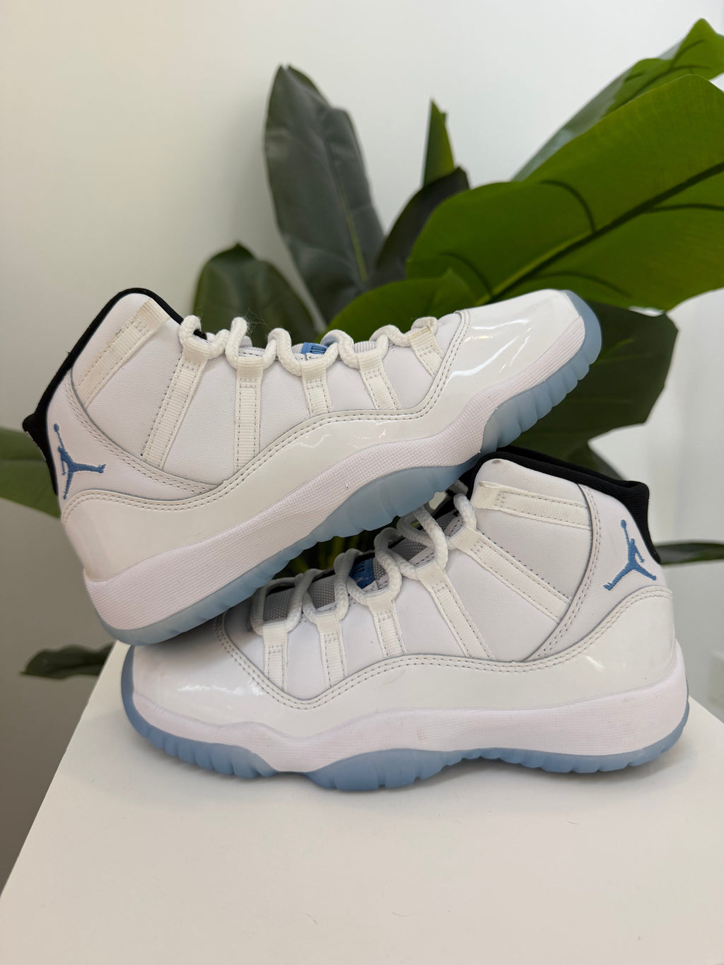 Jordan 11 - Legend Blue - product photo shown in the listing for this item.