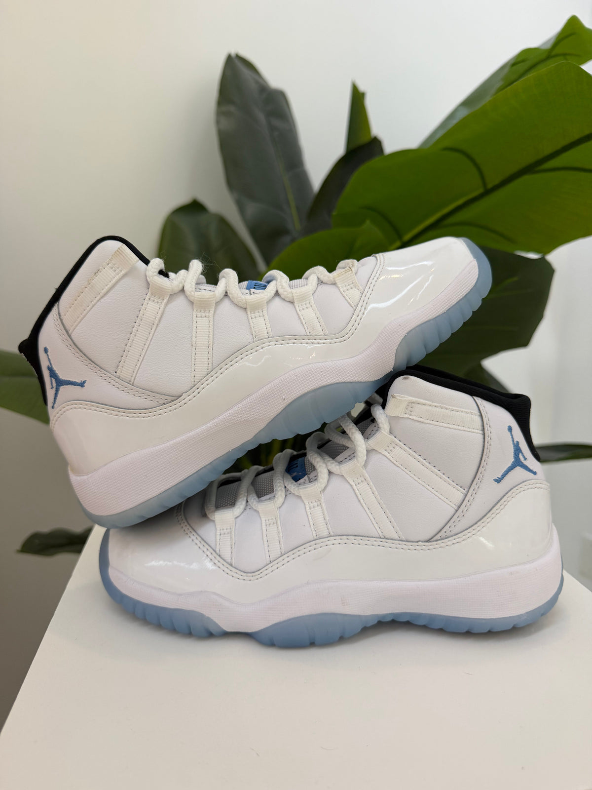 Jordan 11 - Legend Blue - product photo shown in the listing for this item.