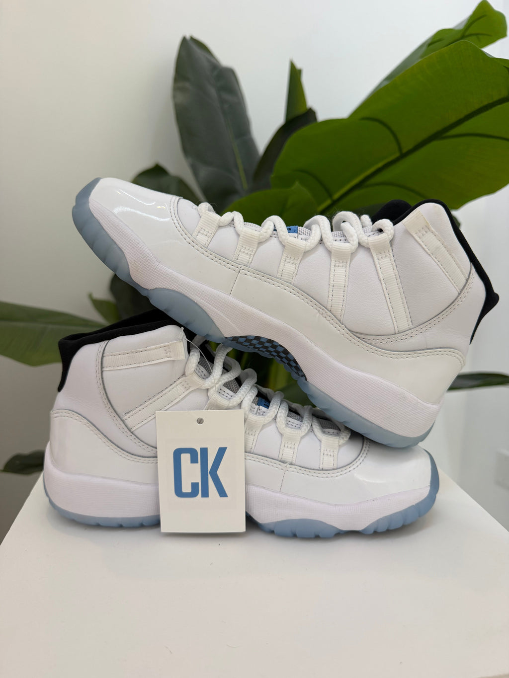 Jordan 11 - Legend Blue - product photo shown in the listing for this item.