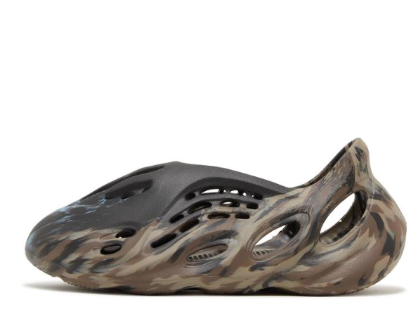 Foam Runner MX Cinder by Yeezy - product image from the listing.