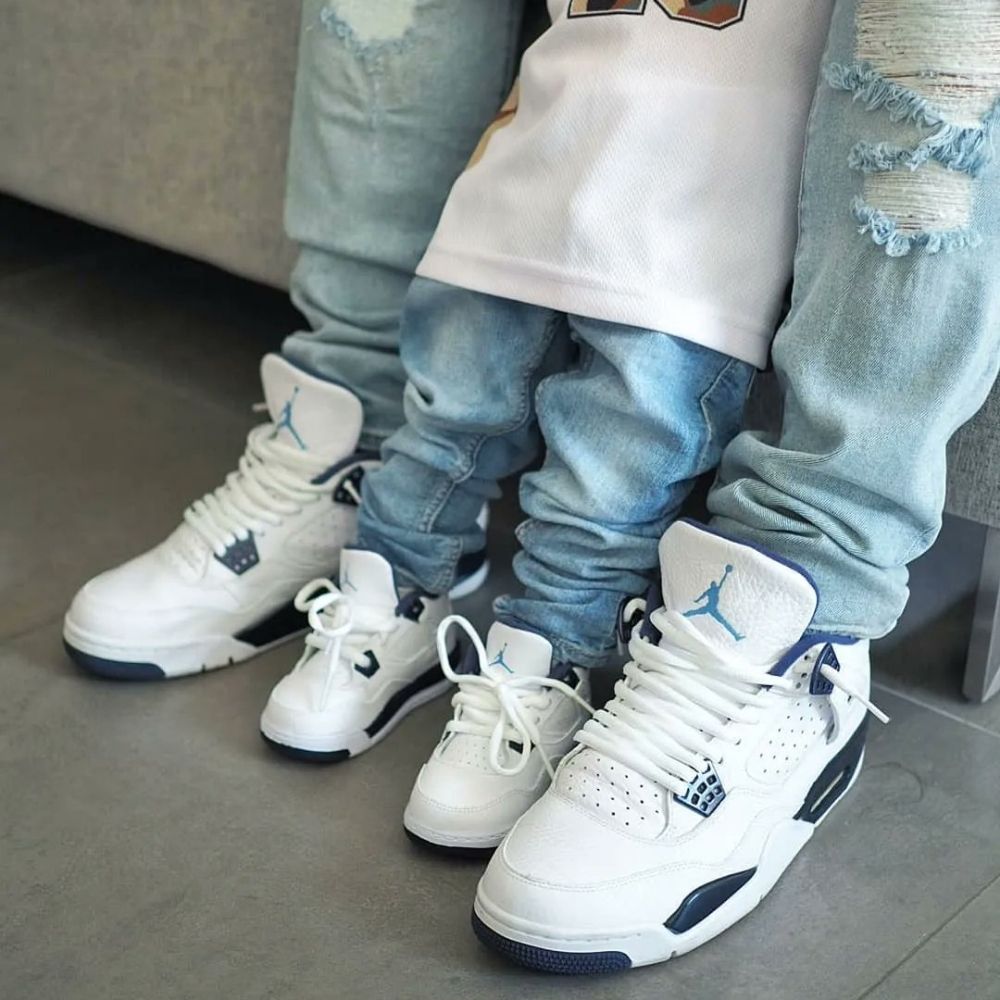 Legend Blue - Air Jordan 4 Retro 2015 - product image from the listing.