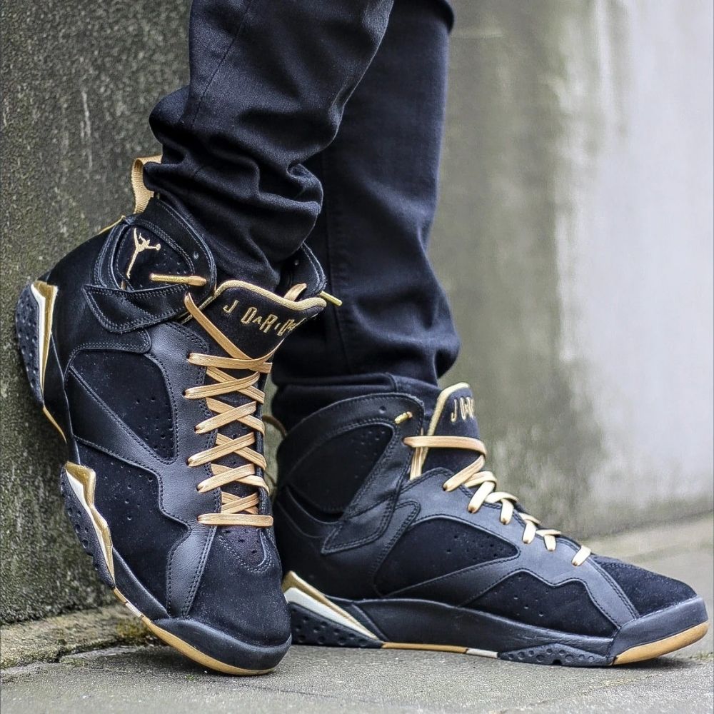 Golden Moments Pack - Air Jordan 7 - product image from the listing.
