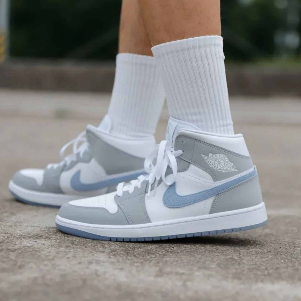 Wolf Grey Aluminum - Air Jordan 1 Mid - product image from the listing.