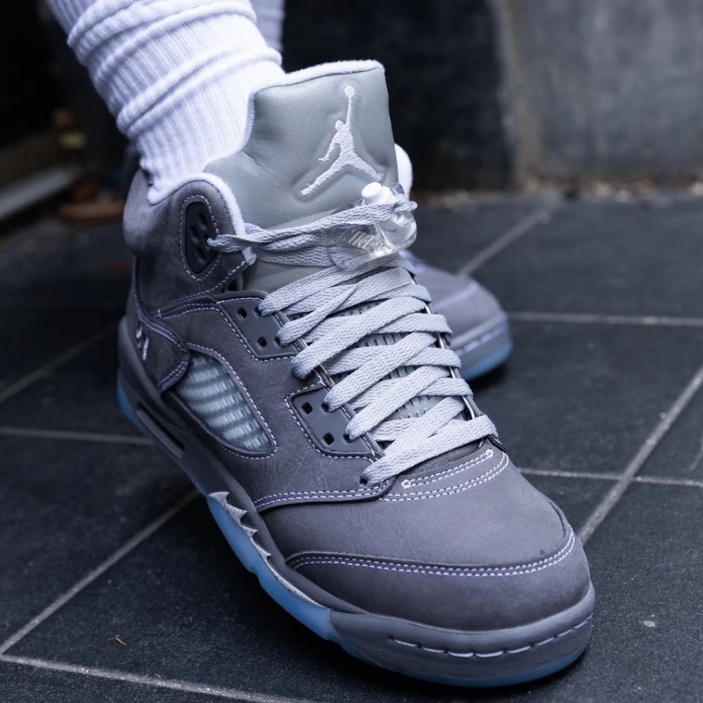 Air Jordan 5 Retro in Wolf Grey - product image from the listing.