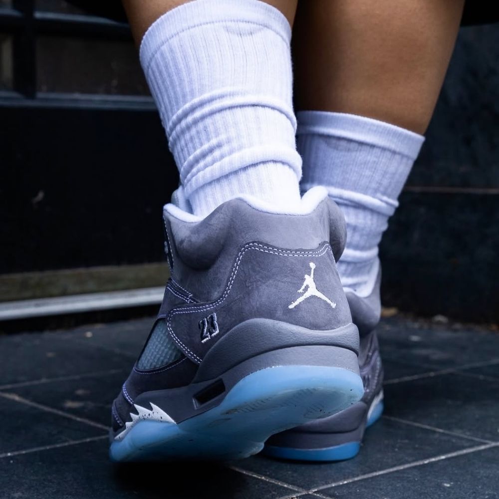 Air Jordan 5 Retro in Wolf Grey - product image from the listing.