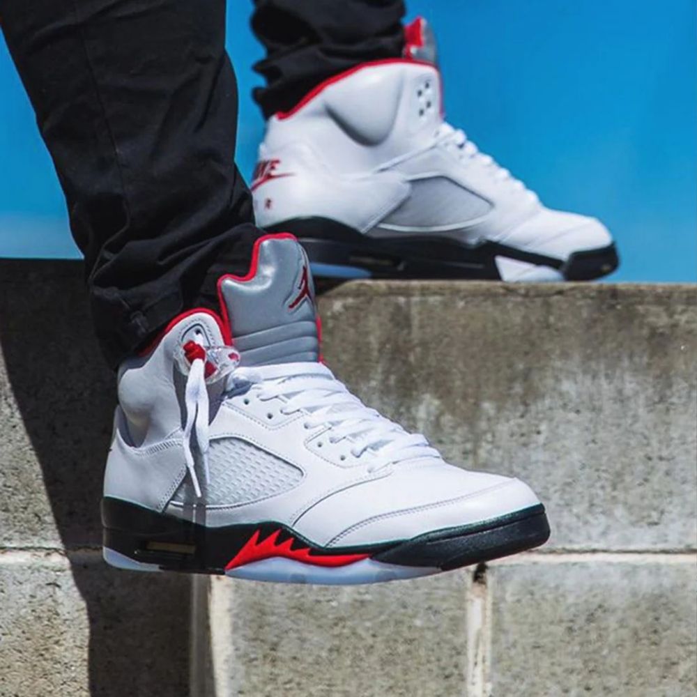 Air Jordan 5 Retro Fire in Red - product image from the listing.