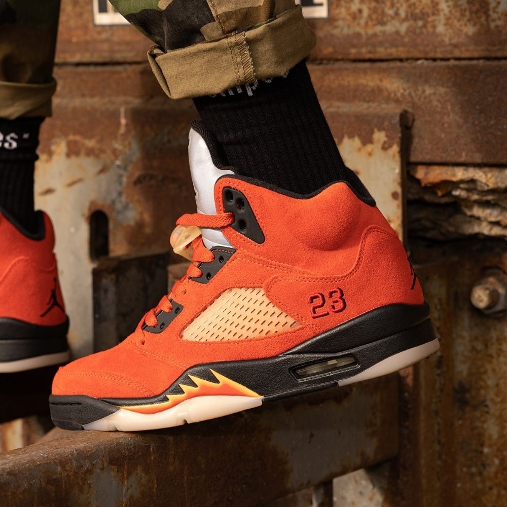 Air Jordan 5 Retro Mars For Her Martian Sunrise Black Fire in Red - product image from the listing.