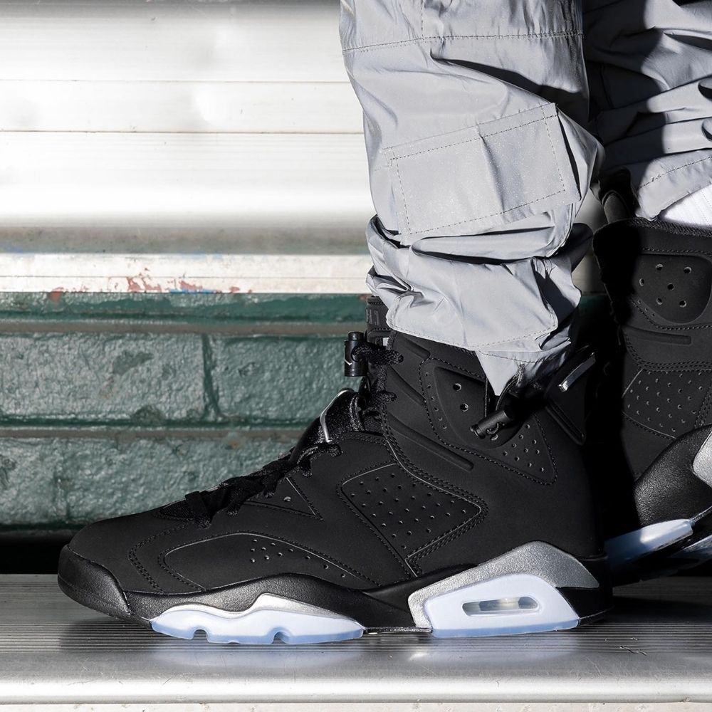 Air Jordan 6 Retro Chrome in Black - product image from the listing.
