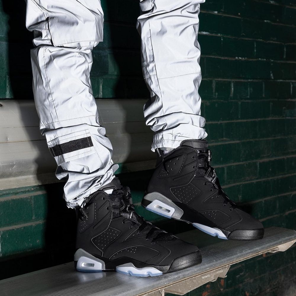 Air Jordan 6 Retro Chrome in Black - product image from the listing.