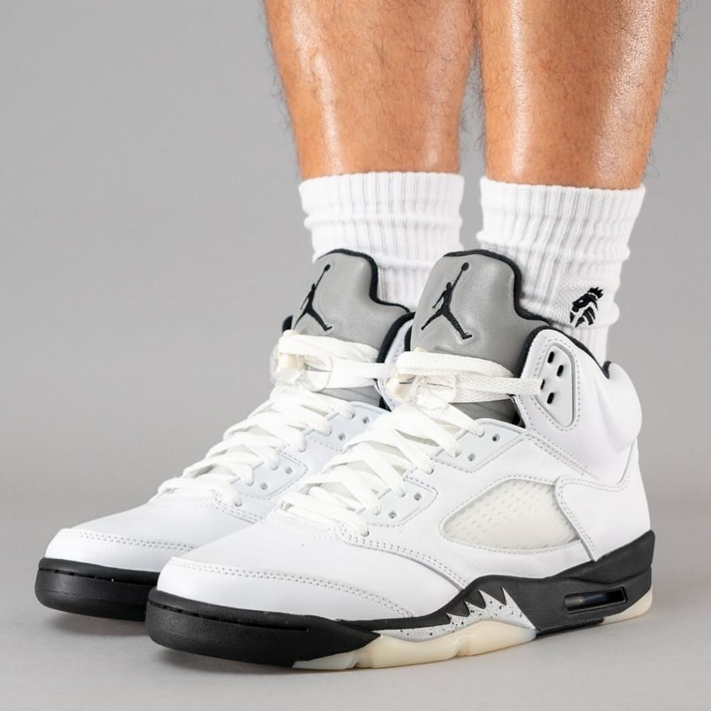 Reverse Metallic - Air Jordan 5 Retro 2024 - product image from the listing.