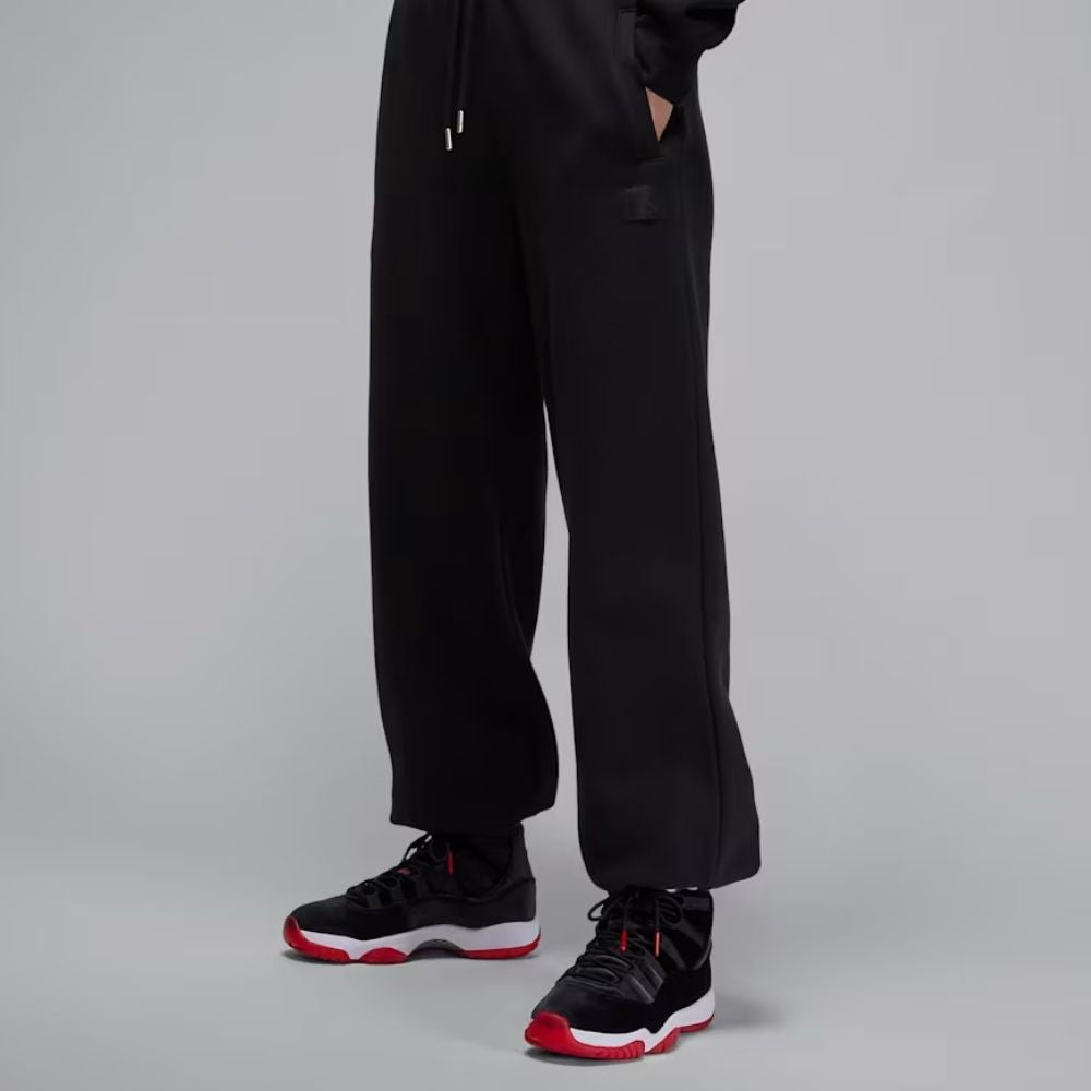 Bred Velvet - Air Jordan 11 - product image from the listing.