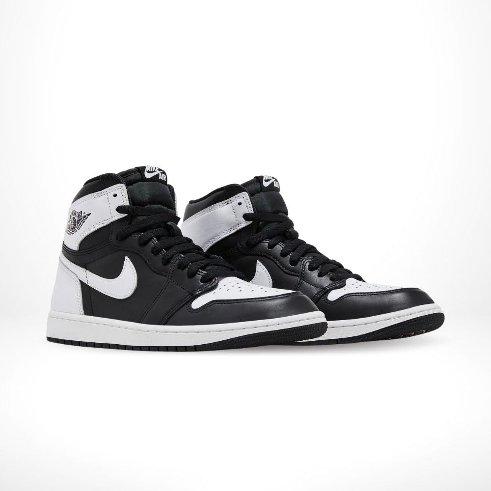 Air Jordan 1 Retro High OG in Black White - product image from the listing.