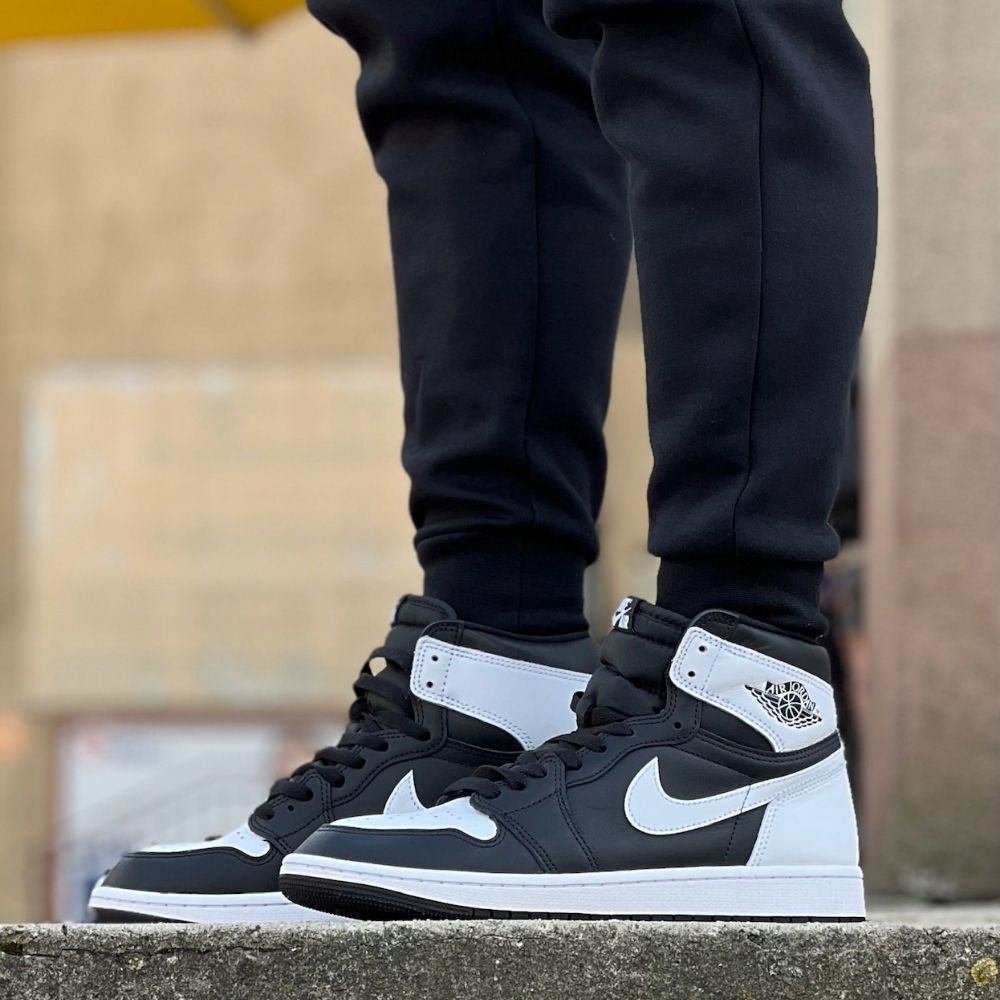Air Jordan 1 Retro High OG in Black White - product image from the listing.