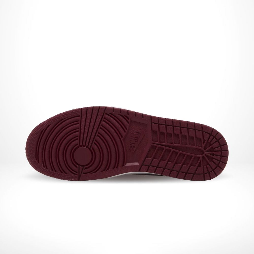Air Jordan 1 Retro High OG Artisanal in Red White - product image from the listing.
