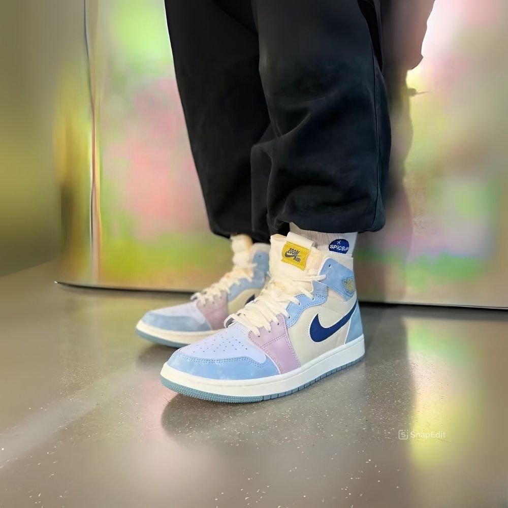 Air Jordan 1 High Zoom Air CMFT Celestine in Blue Sail - product image from the listing.
