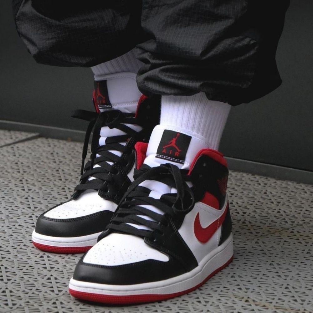 Air Jordan 1 Mid Gym in Red Black White - product image from the listing.