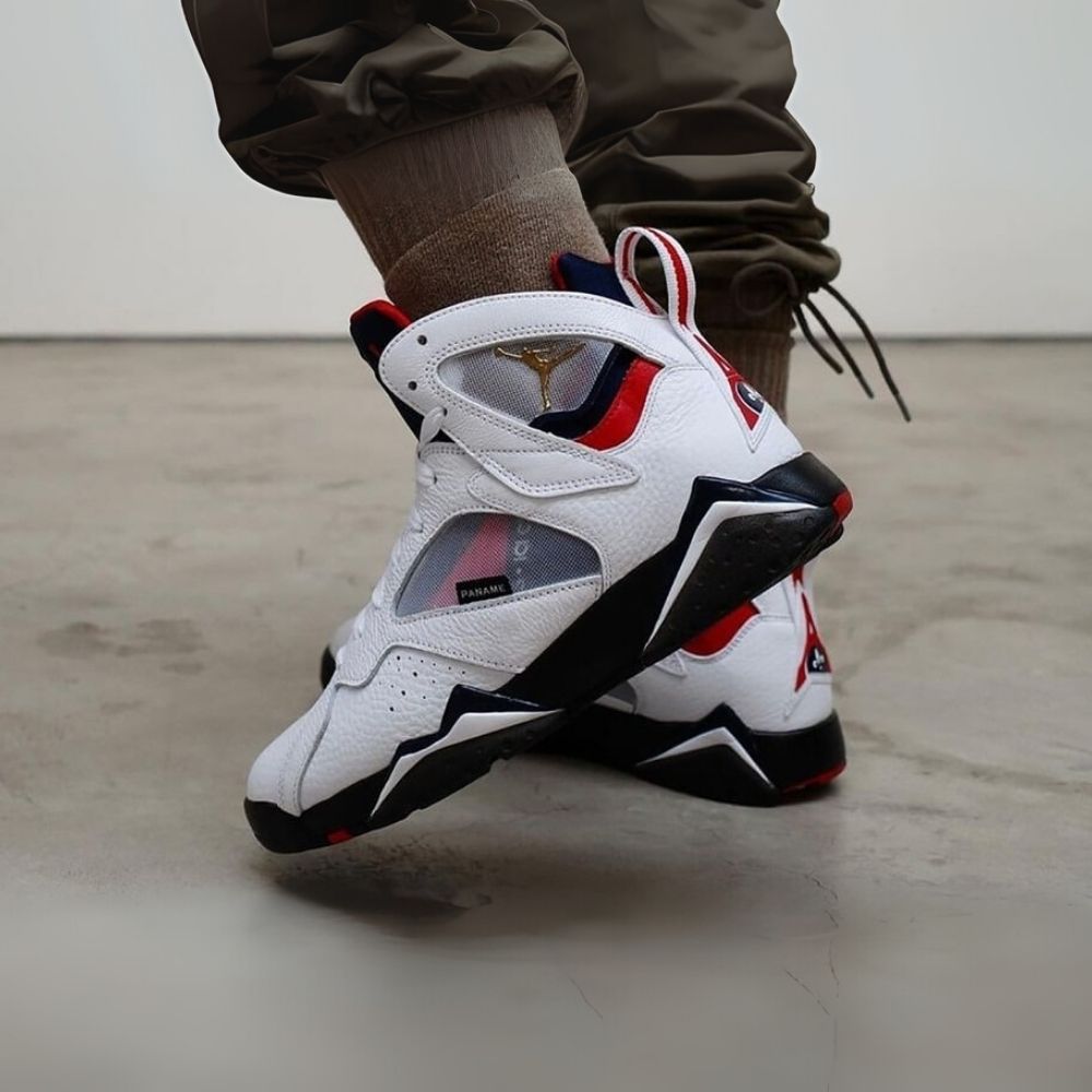 Air Jordan 7 Retro Paris Saint-Germain White College in Navy - product image from the listing.