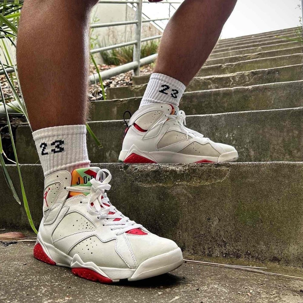 Air Jordan 7 Retro Hare White True in Red - product image from the listing.
