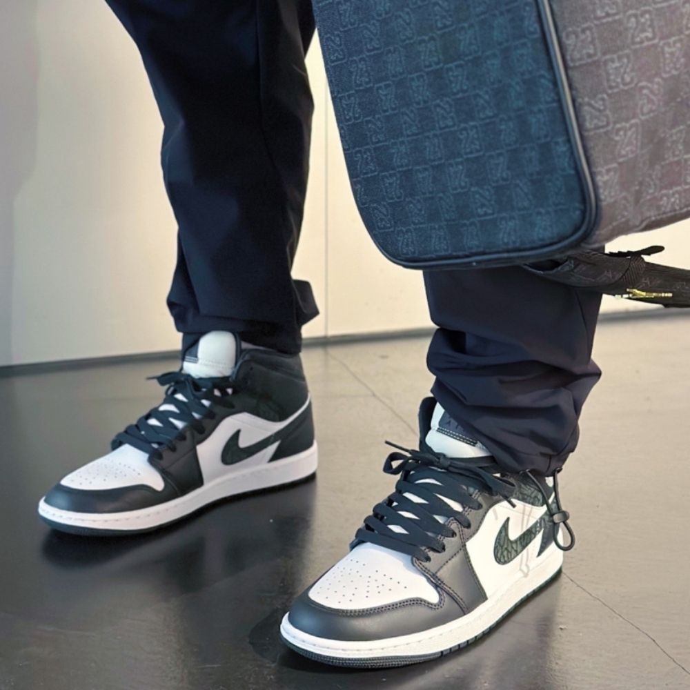 Panda Elephant Black White SE - Air Jordan 1 Mid - product image from the listing.