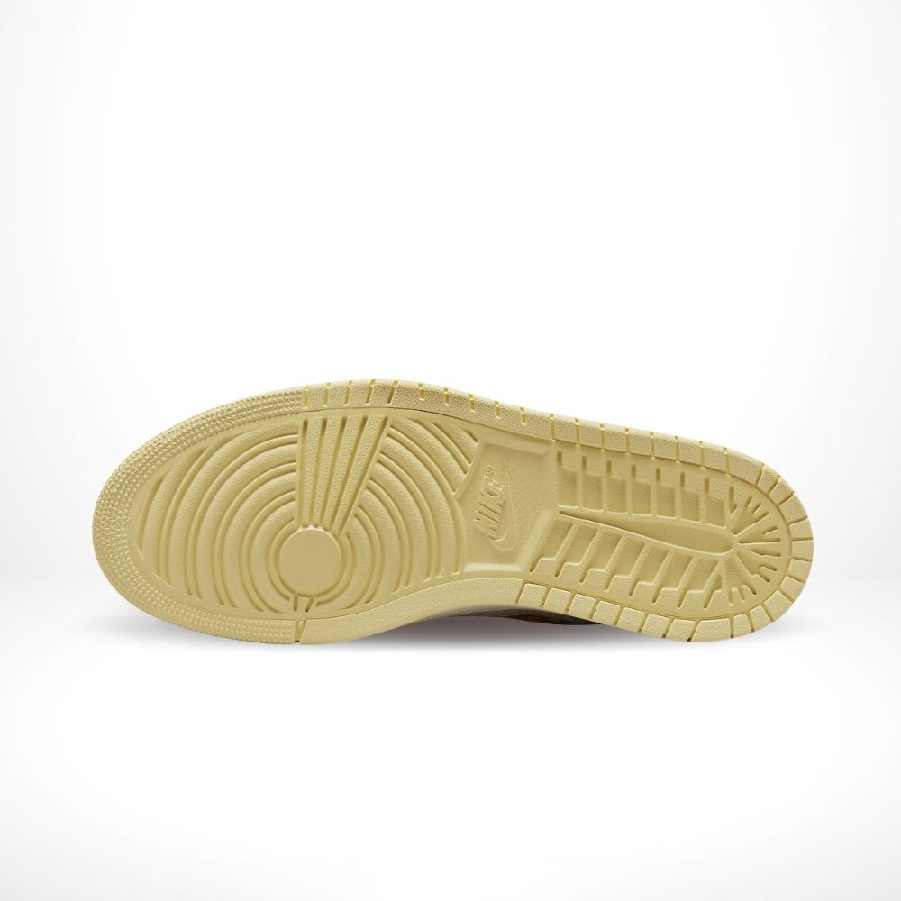 Air Jordan 1 High Zoom Air CMFT Somos Familia in Tan - product image from the listing.