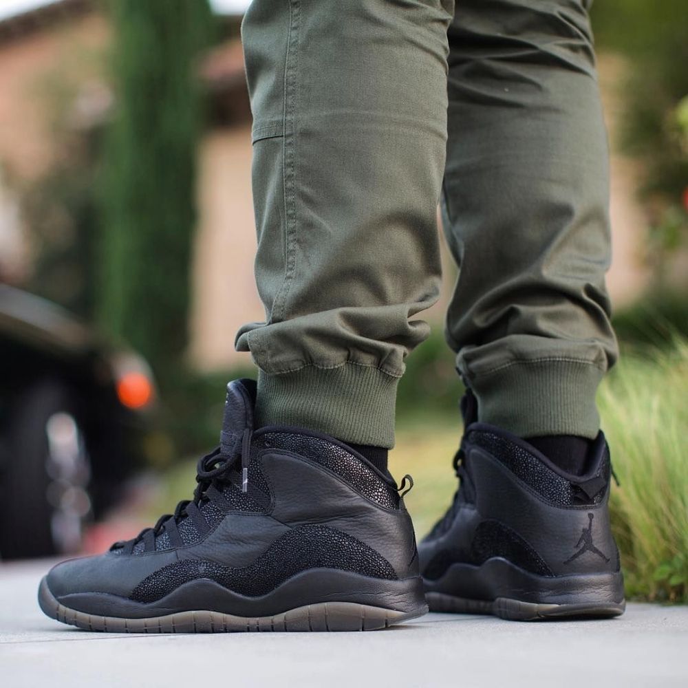 Air Jordan 10 Retro X Drake OVO in Black - product image from the listing.