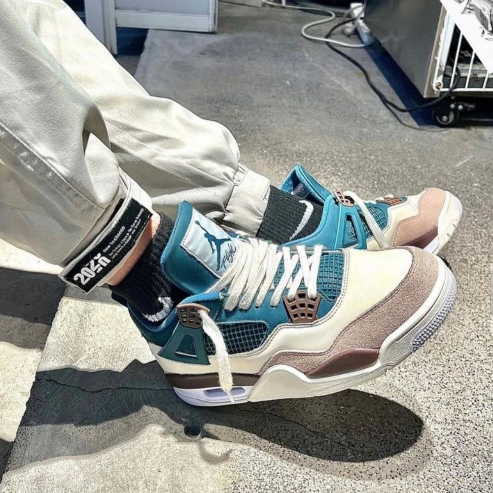 Snorlax Custom - Air Jordan 4 - product image from the listing.