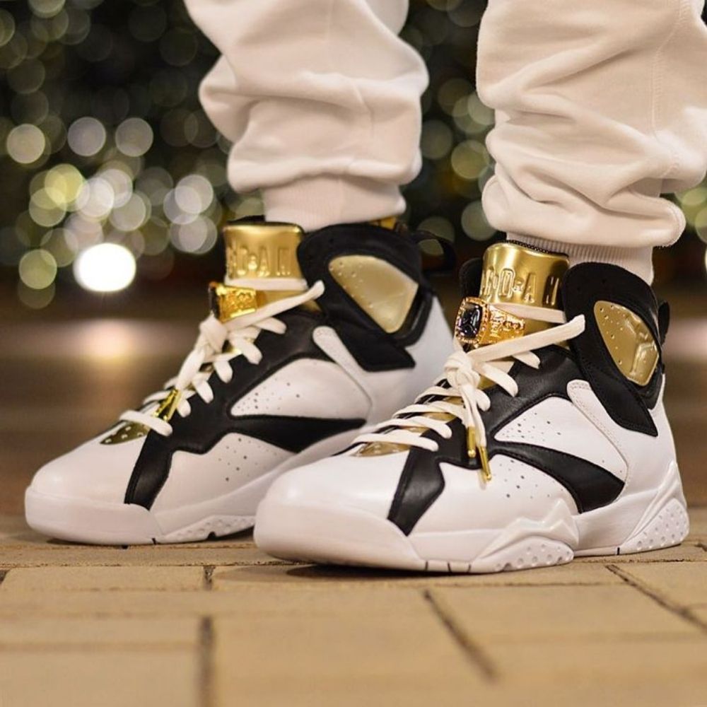 Air Jordan 7 Retro Champagne in White Gold - product image from the listing.