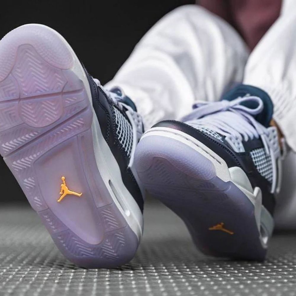 Monsoon Blue SE - Air Jordan 4 Retro - product image from the listing.